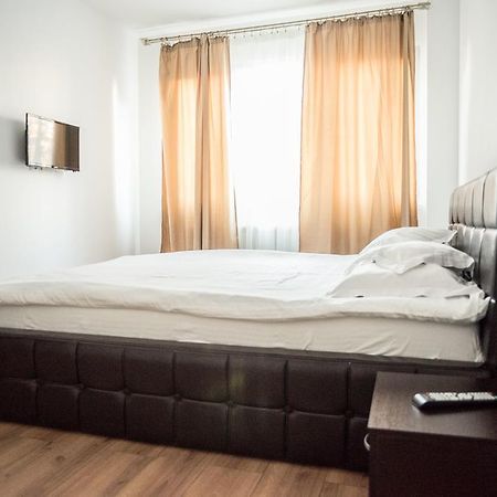 Executive Apartments 2 Craiova Bagian luar foto