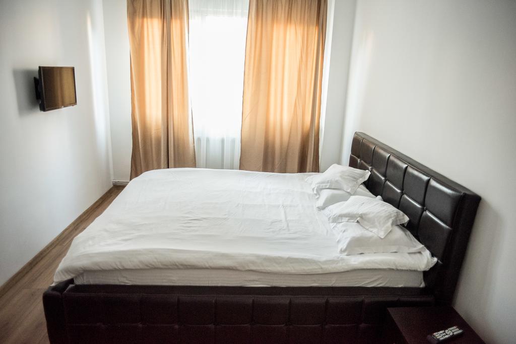 Executive Apartments 2 Craiova Bagian luar foto